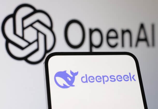 딥시크와-오픈AI로고