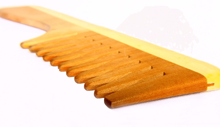 나무로 만든 대 빗