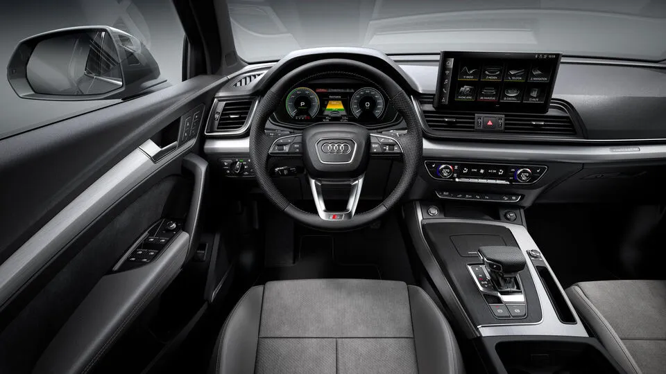 아우디 Q5 TFSI e 이미지