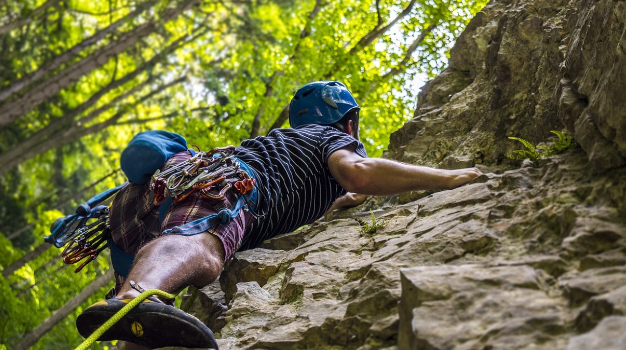 클라이밍은 전신 근력과 유연성을 강화 시킬 수 있다