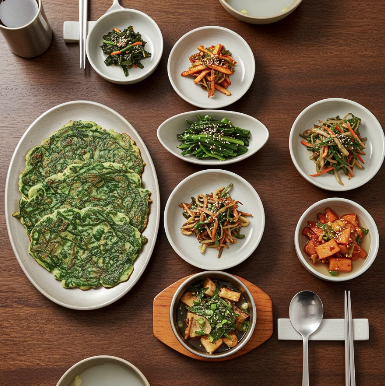 자연이 준 선물, 단풍잎 돼지풀을 식탁 위에!