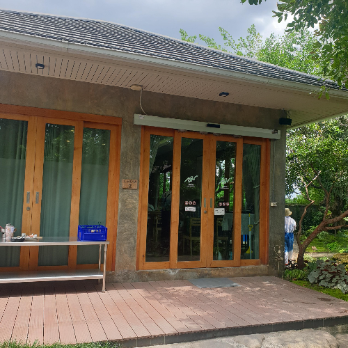 치앙마이 카페 투어 ⑤ : 인생샷을 찍을 수 있는 뷰 맛집 (Chom Cafe and Restaurant) _ 식사 장소
