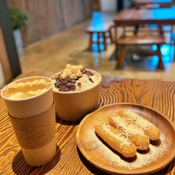 김창옥 콩물도넛 조청콩도넛 인절미라떼 강릉 주문진 도깨비시장 맛집