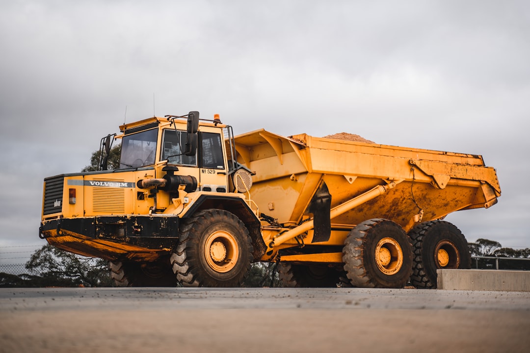 Dump truck