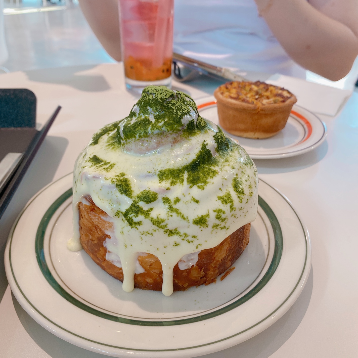 제주 구좌 송당무끈모루 안돌오름 밧돌오름 웨딩포토존 웨딩촬영 대형베이커리 카페 안도르 andor 인생샷