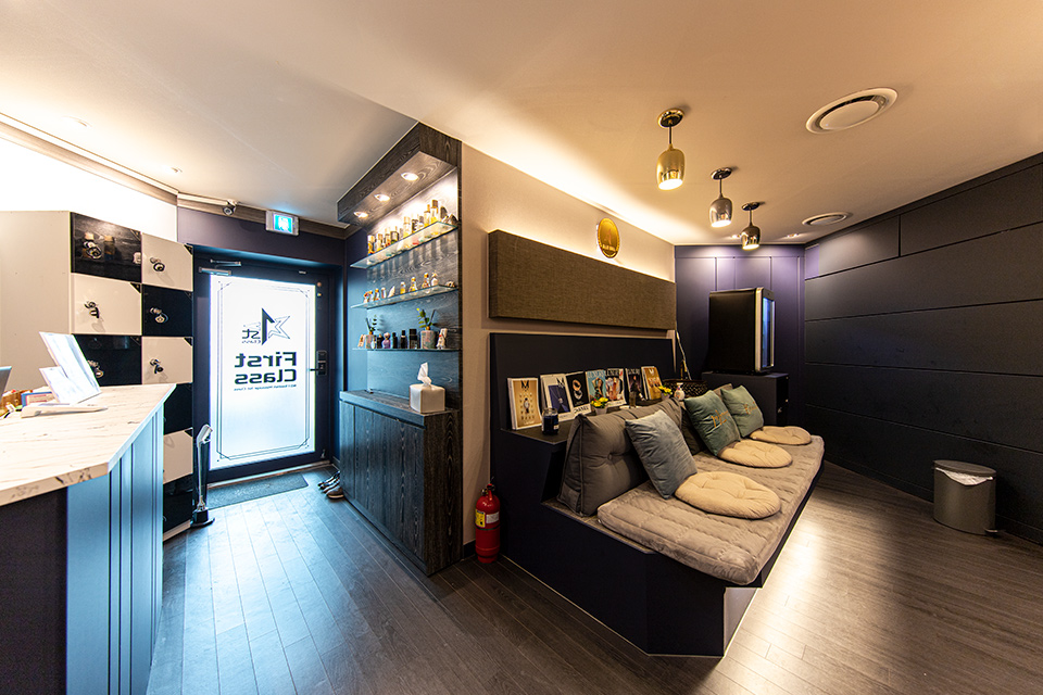 강남 신사동 마사지 퍼스트클레스테라피 입구