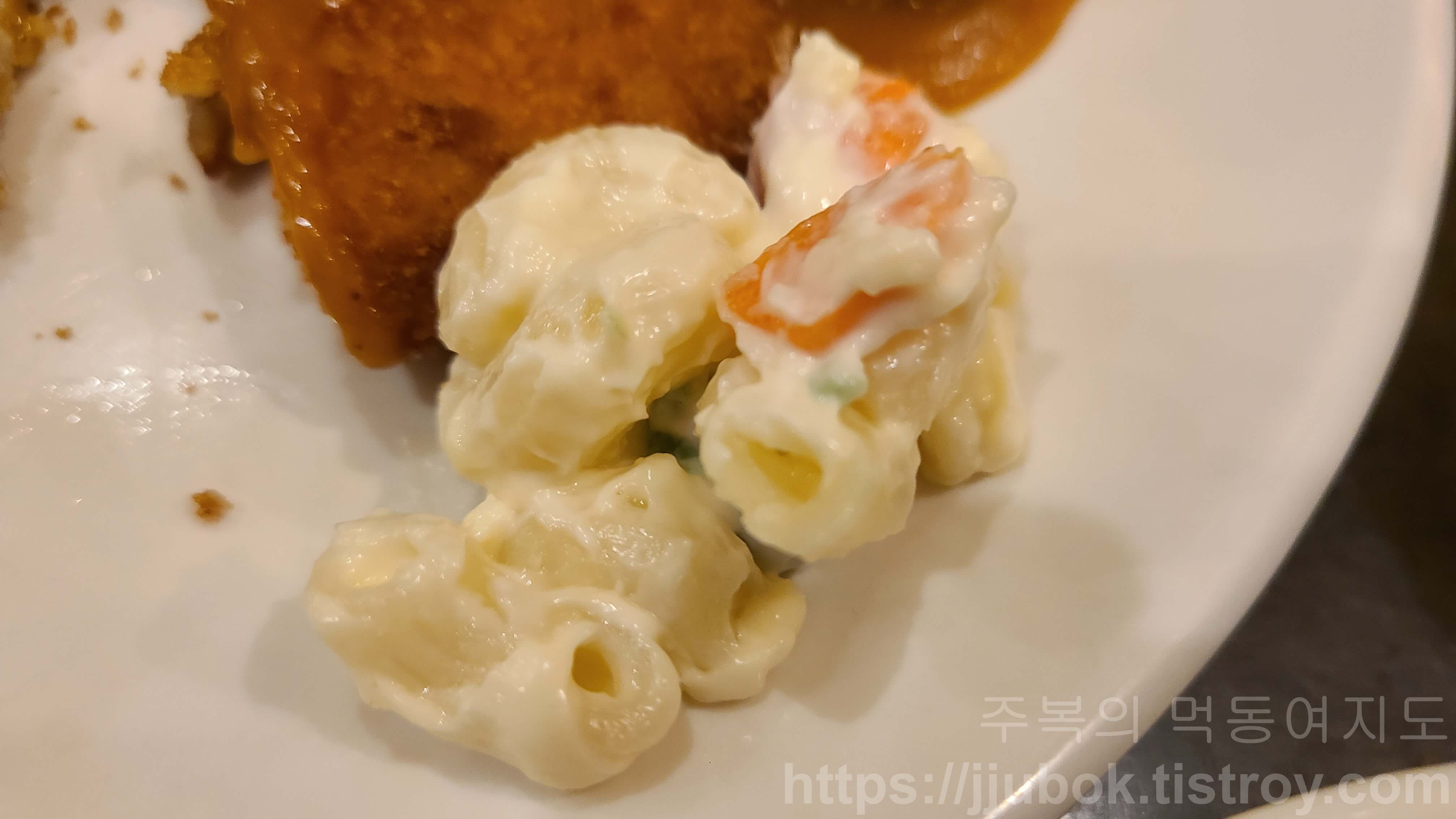 잉글랜드-돈까스-마카로니-샐러드