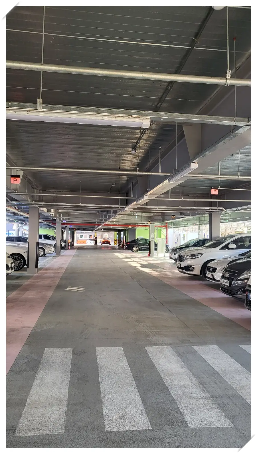 익산역-타워-주차장-내부