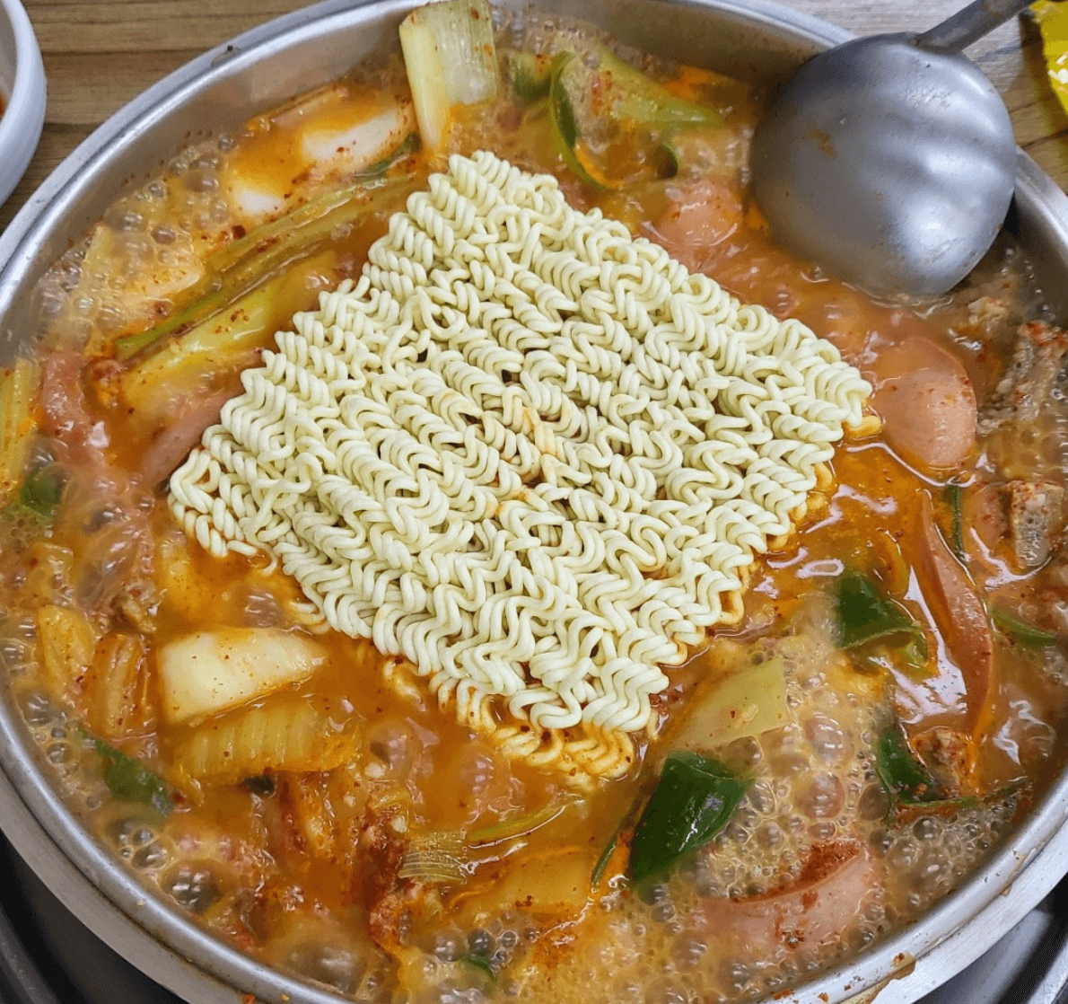 평택-부대찌개-라면사리