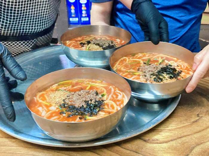 김창옥 전참시 윤두준 줄서는 칼국수집 장칼국수 강릉 맛집