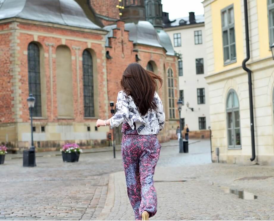 좋아하는 사람에게 쫓기는 꿈
이성에게 쫓기는 꿈
싫어하는 사람에게 쫓기는 꿈
모르는 사람에게 쫓기는 굼