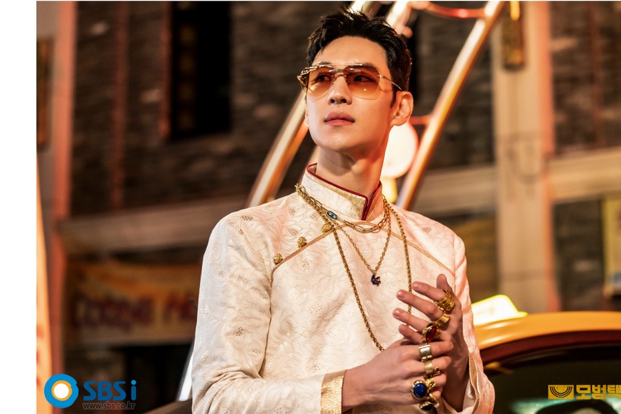 왕따오지로변한-김도기