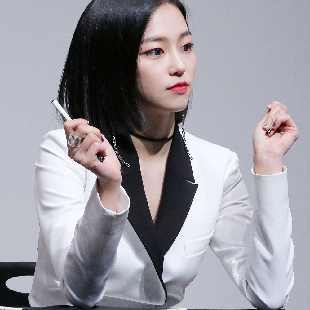 CLC 예은 사진 키 몸무게 나이 생일 혈액형
