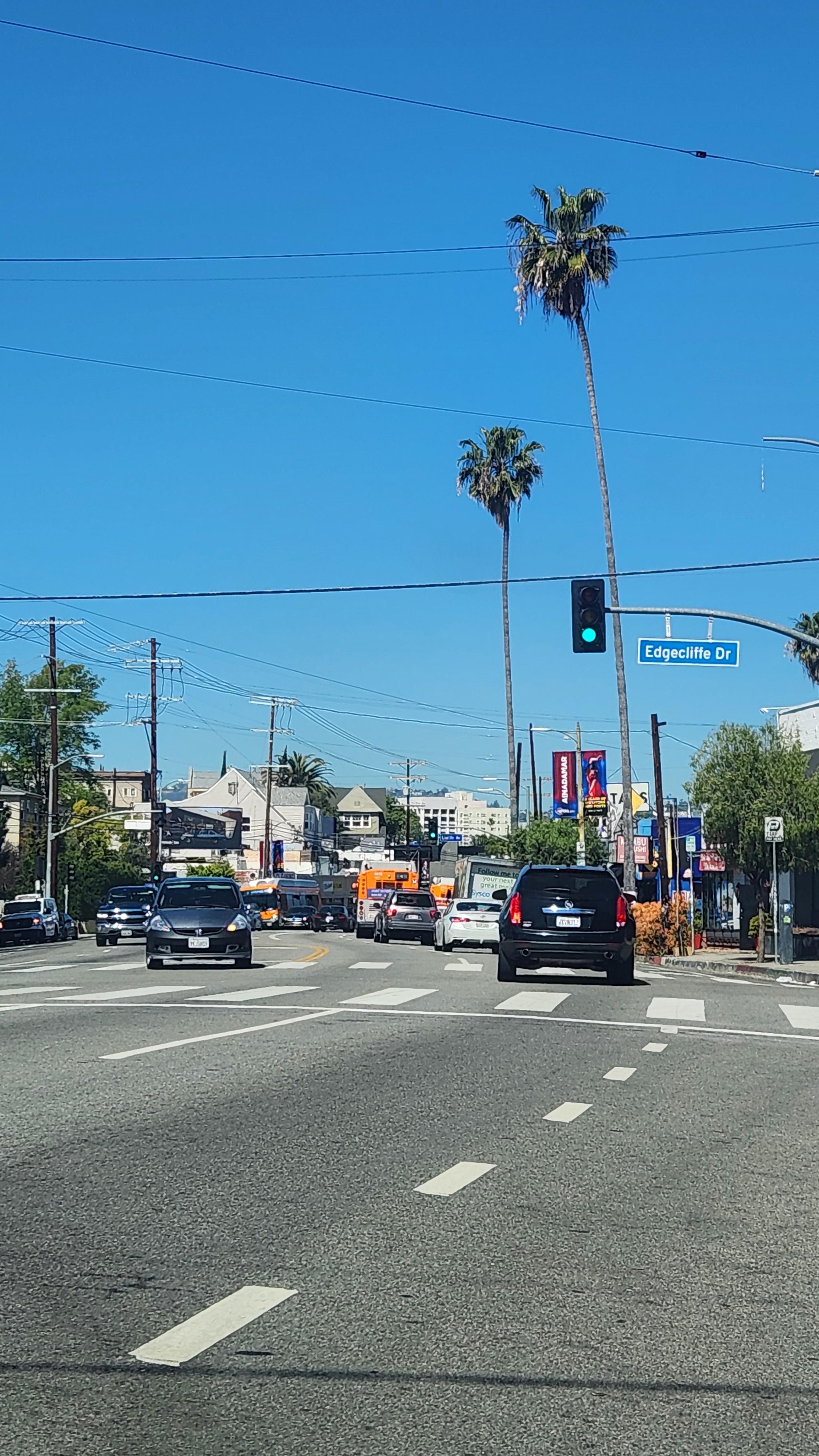 엘에이 선셋블러바드와 엣지크리프 드라이브길 사진