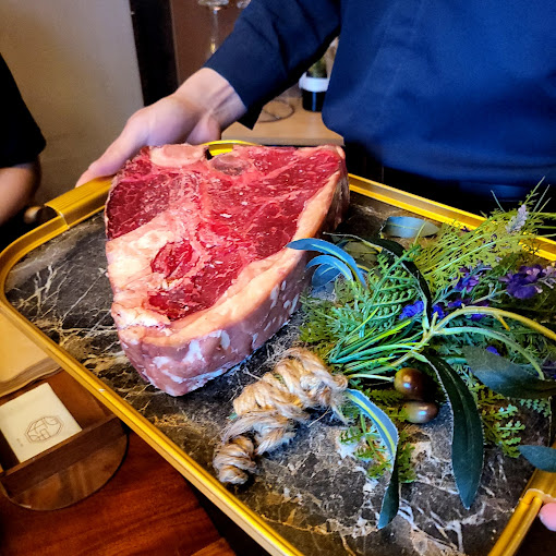 용산 한남동 고기깡패 '군몽'