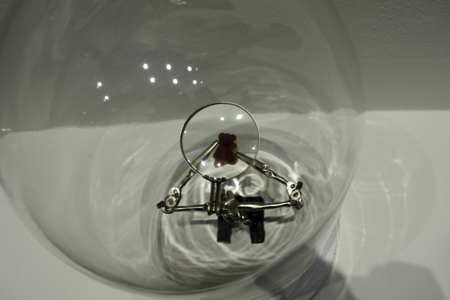 하리보 전시회 돋보기