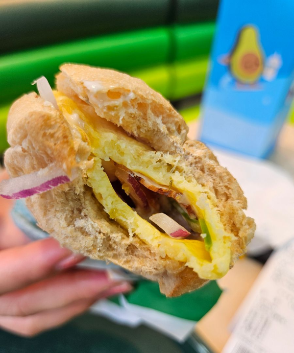 에그 샌드위치 속