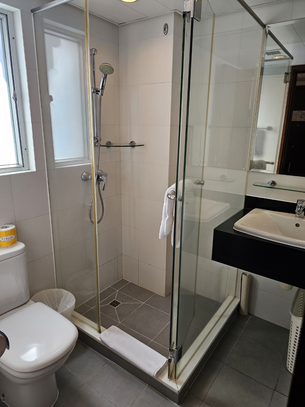 호텔 화장실 모습