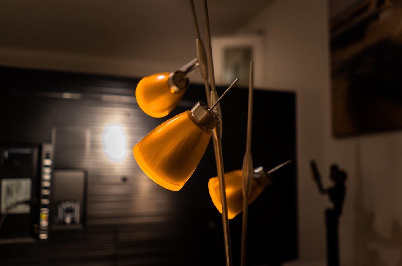 레트로 조명을 활용하여 분위기 있는 공간 연출