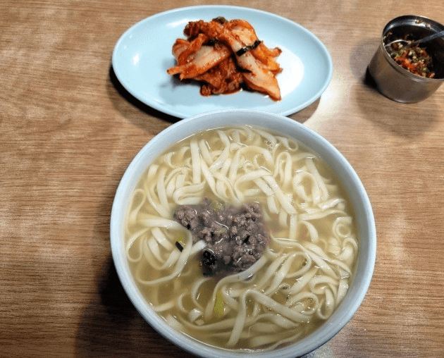 토밥즈 토요일은 밥이 좋아 손칼국수 손수제비 맛집 강남 논현 맛집