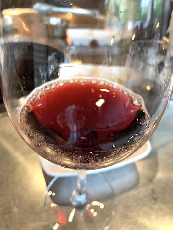 Tenuta di Sesta Rosso di Montalcino 2017의 색