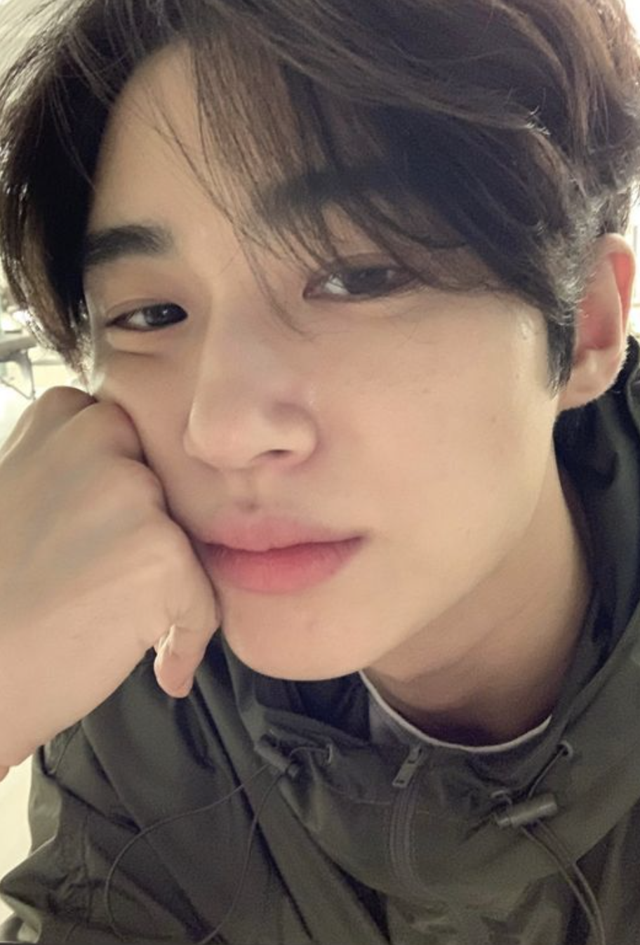 변우석 셀카