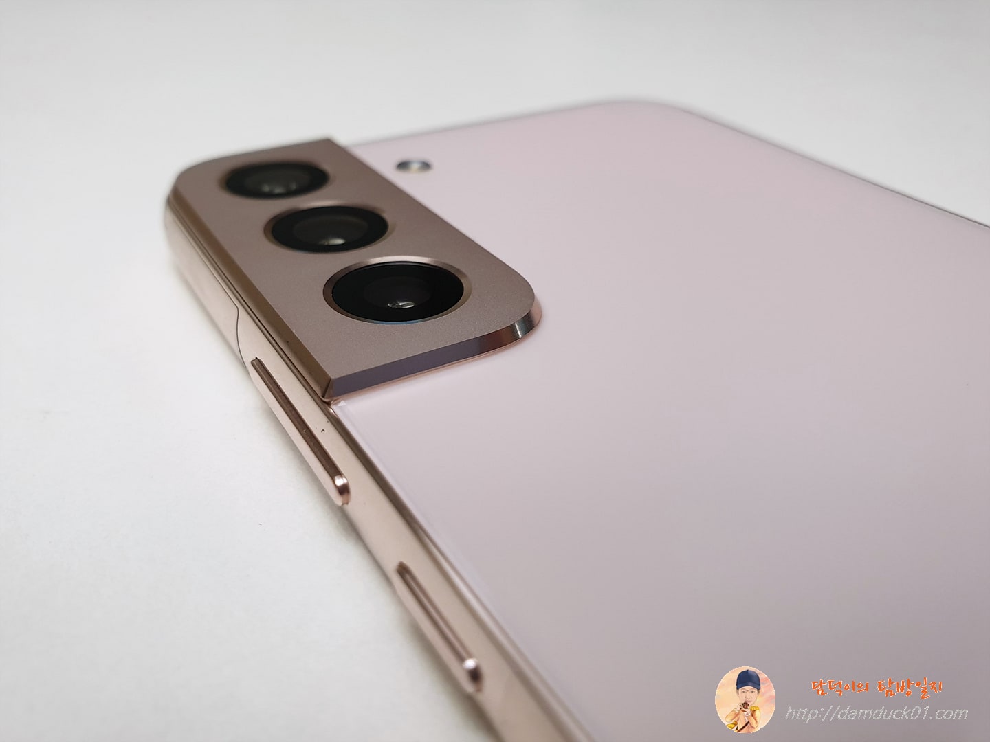 갤럭시 S22 카메라 섬