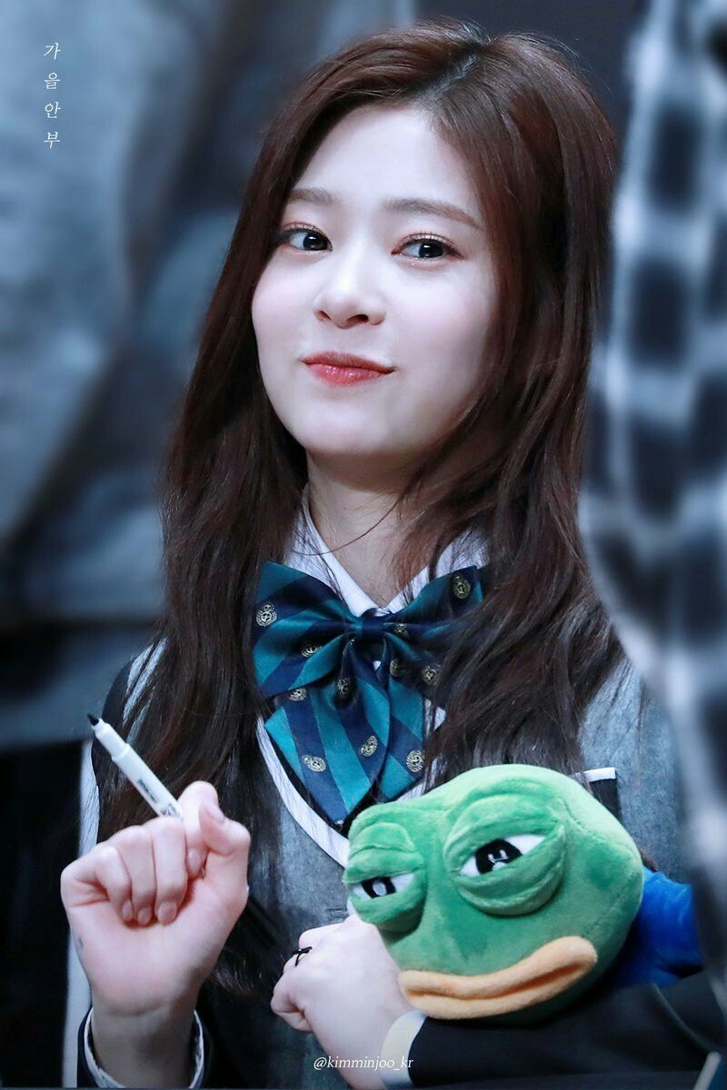 아이즈원 김민주 최애사진