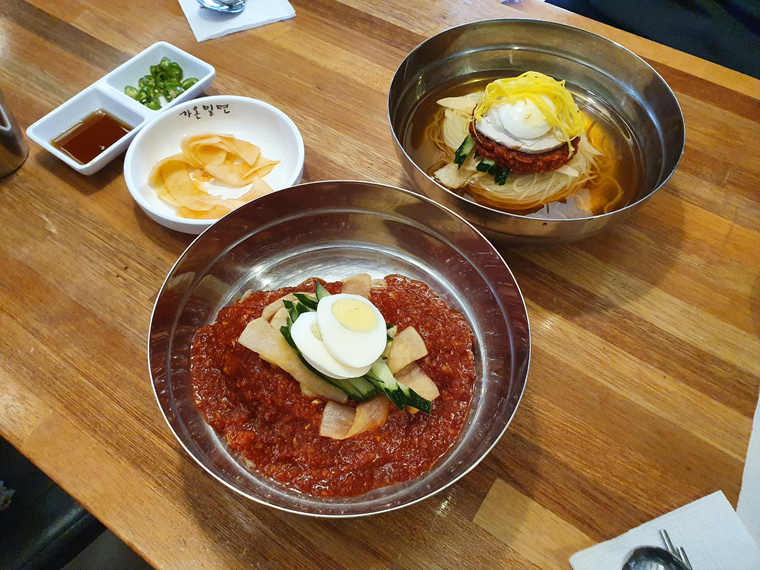 물밀면과-비빔밀면