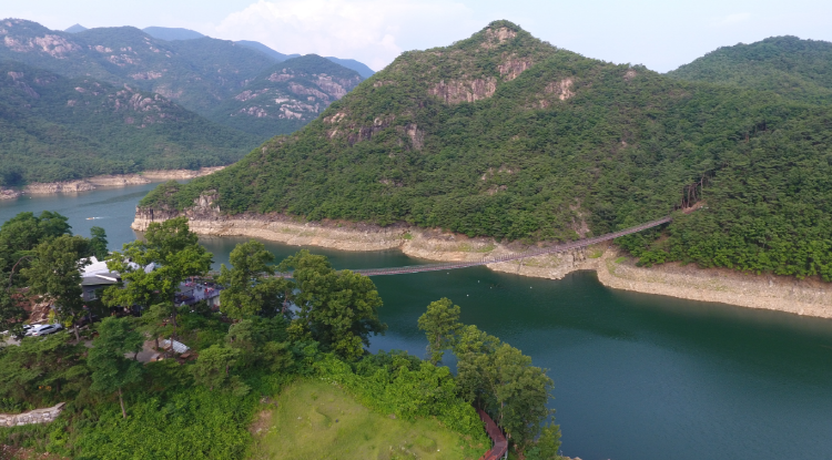 옥순봉 출렁다리