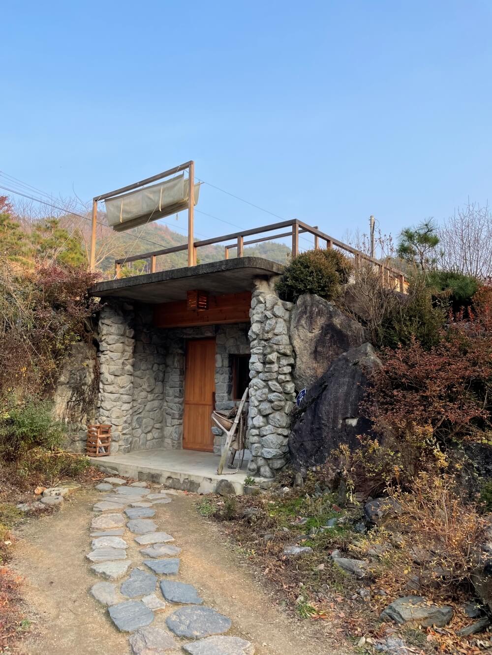 홍천 러스틱라이프 - 카페 매장 입구