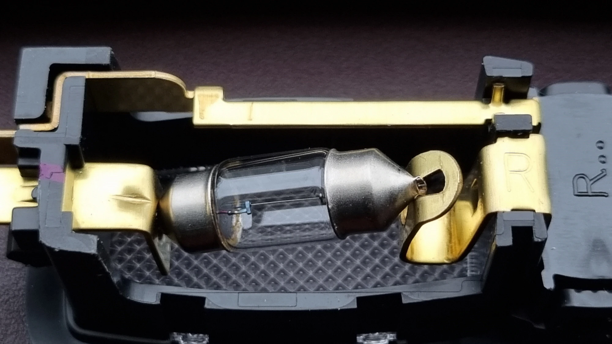 전구 빼는 방향