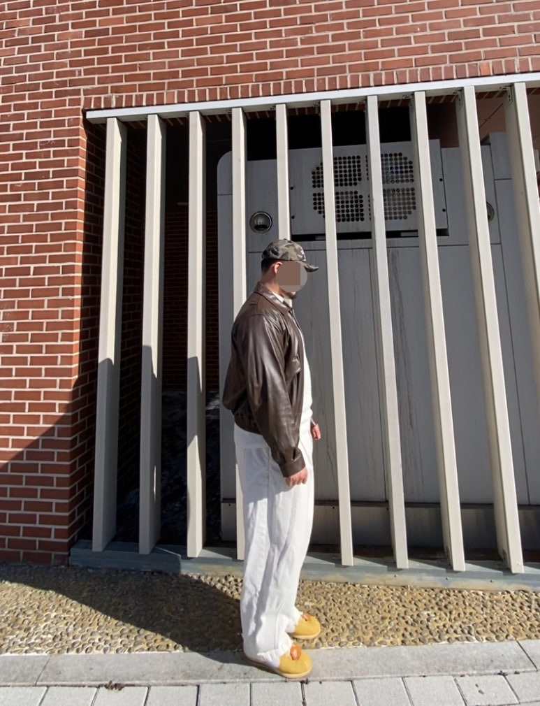 데일리룩('25. 12. 8.)조이스베케이션 카모 밀리터리 볼캡, 스페로네 램스킨 포켓 가죽자켓, 유니클로 모크넥 니트, 무신사스탠다드 벌룬 팬츠, 나이키 코르테즈 레빗 23 SE