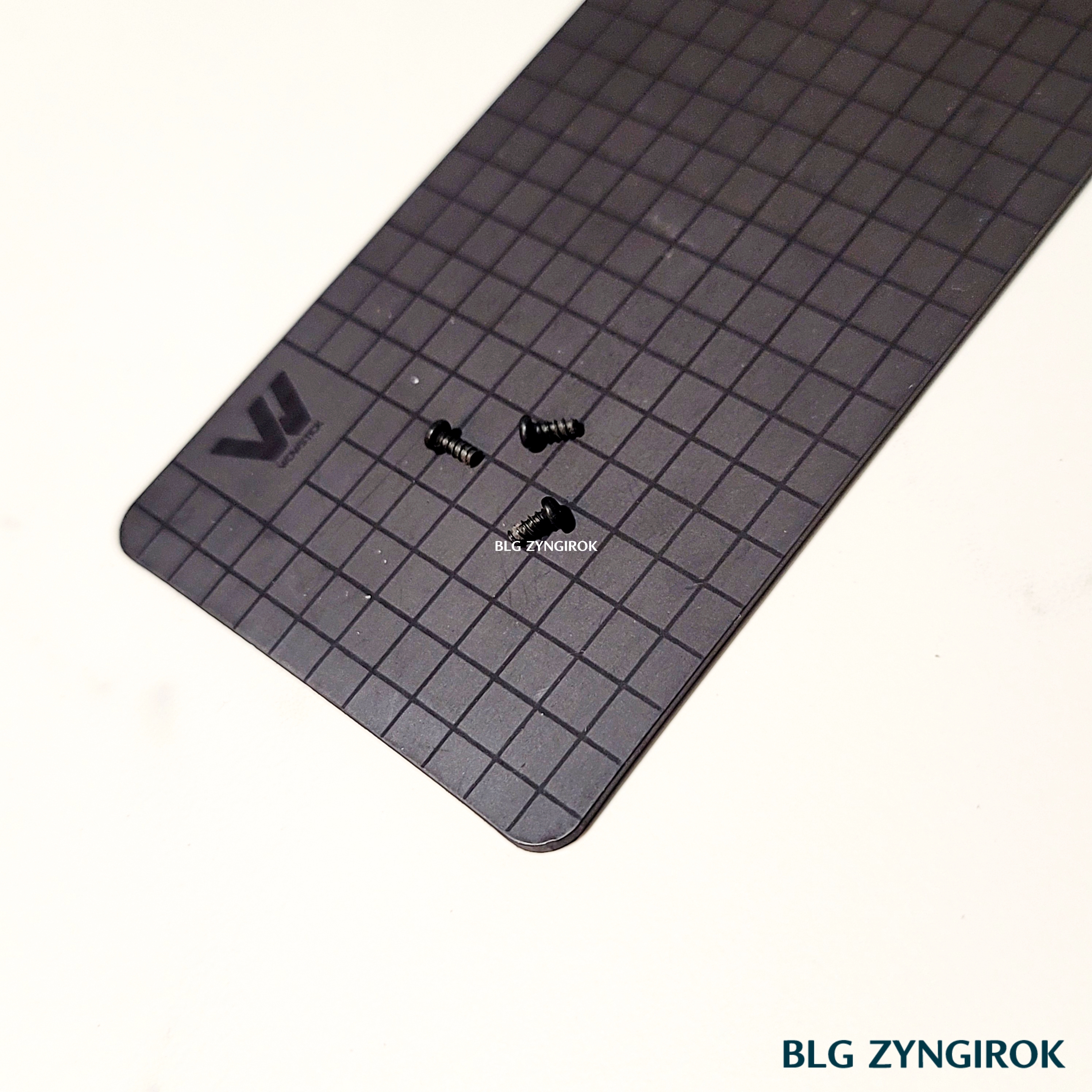 MS Design Mouse에서 분리된 세개의 나사