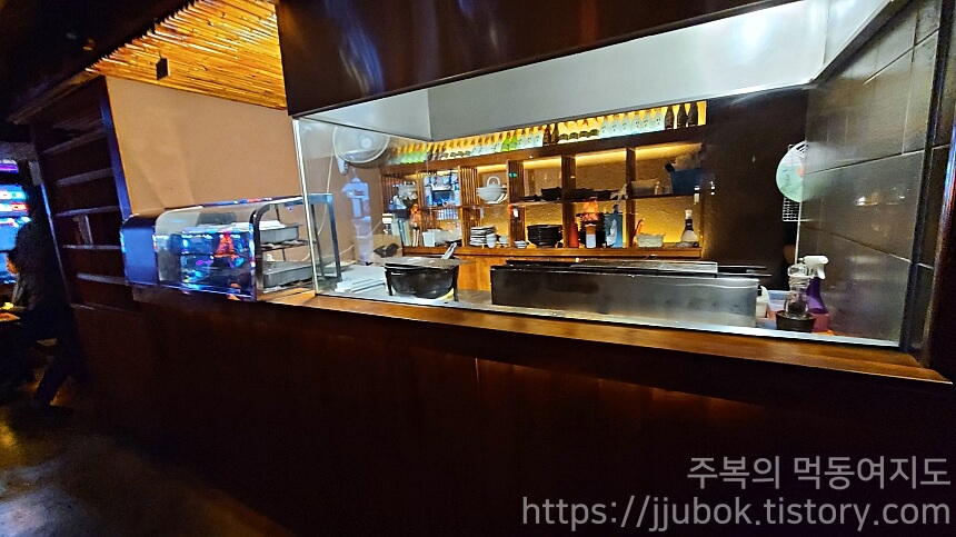 이자카야-토모-오픈-주방