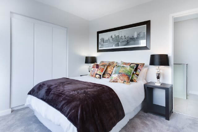 부부 침실의 침대