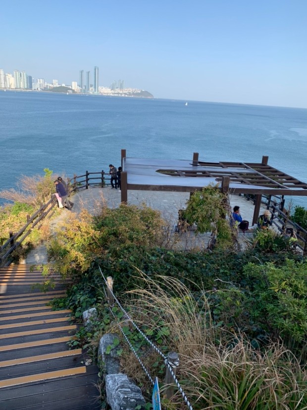 이기대-해안산책로-쉼터