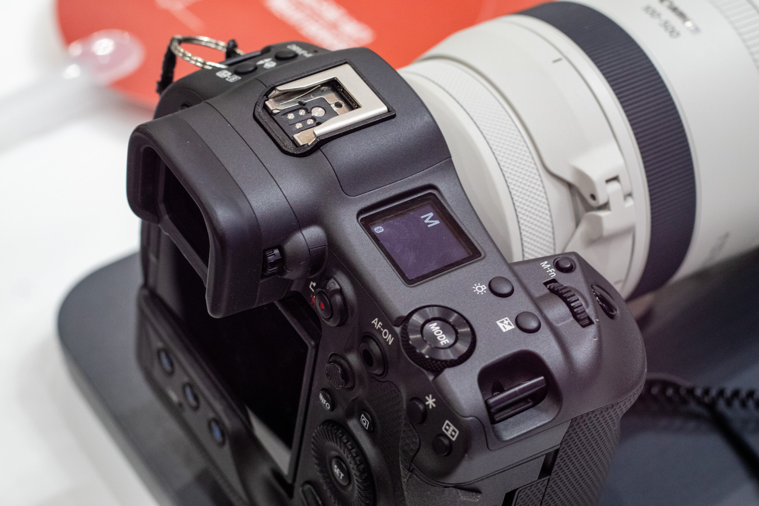 캐논 플래시를 사용하려면 AD-E1