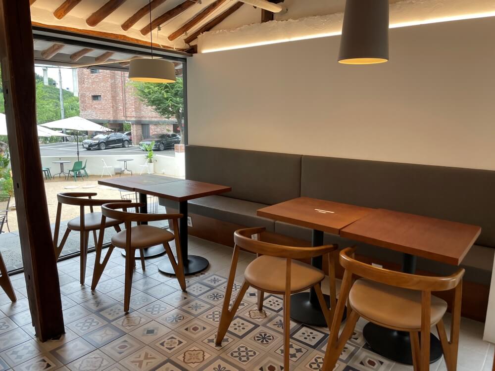 의왕-한옥-베이커리-카페-청이당-매장-내부3