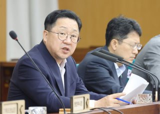 장철민 국회의원 해외 출장 지자체장 비판