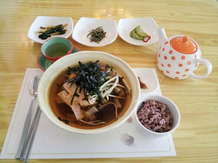 백반기행 지수원 편 도토리 정식 하루 4시간 영업 1만8천원 한정식 묵사발 도토리피자 묵말랭이 떡볶음 떡볶이 시흥 소래산 맛집 소개