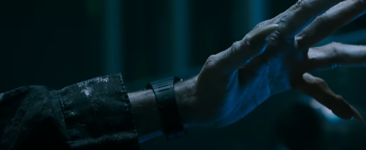 허공을향해손을뻗고있는손