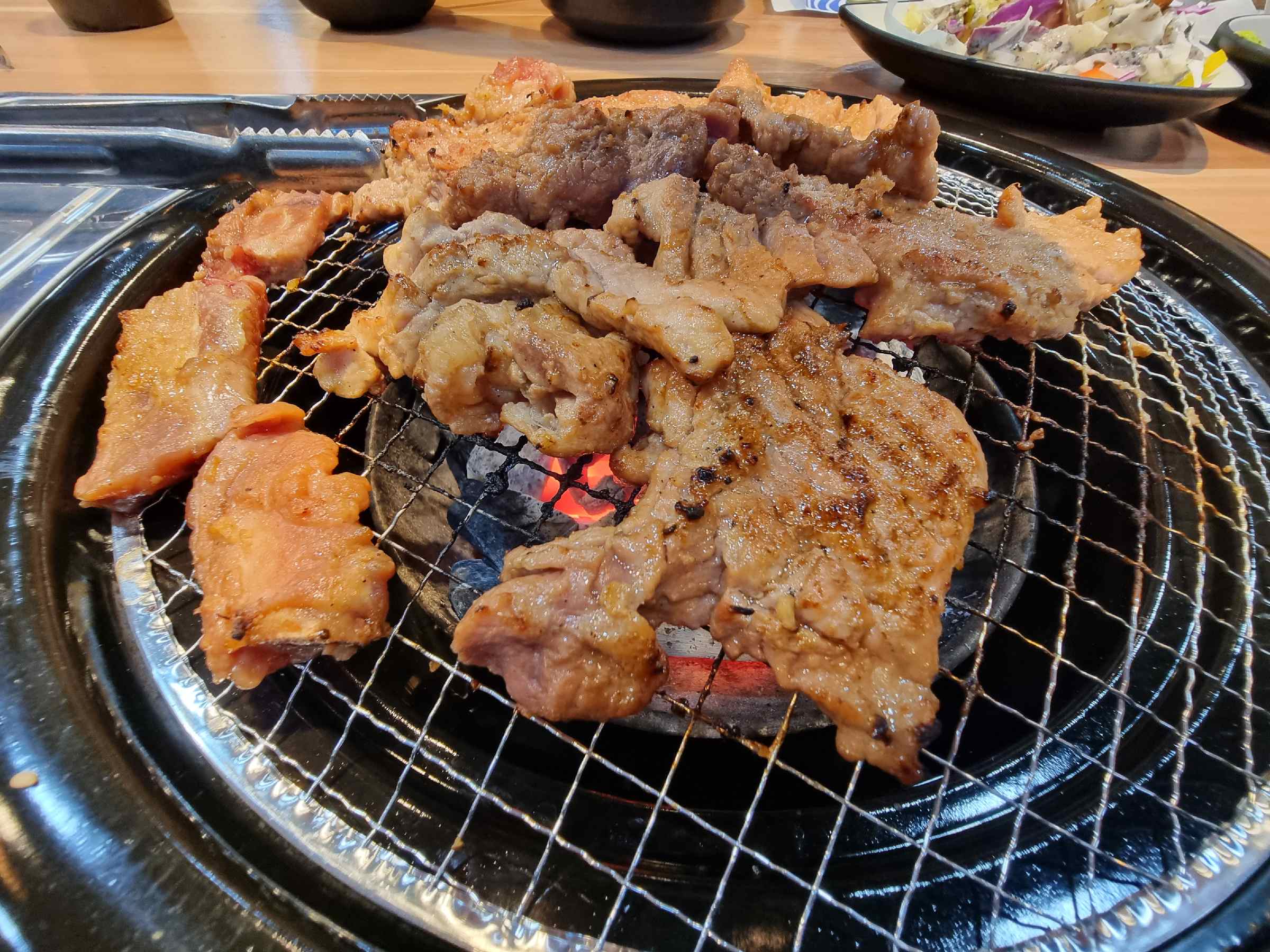 양념갈비는 자주 뒤집어 주기!