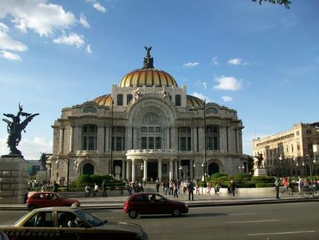 멕시코시티에 있는 벨라스 아르테스 궁전(Palacio de Bellas Artes)