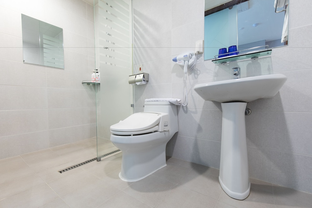 &ldquo;로사나 부띠끄 호텔 마이리얼트립 특가! 잠실 롯데월드&amp;석촌호수 도보 부티크 숙소 완전정복&rdquo;