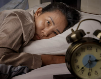 불면증 해결하려면 좋은 음식과 차, 치료방법 소개!