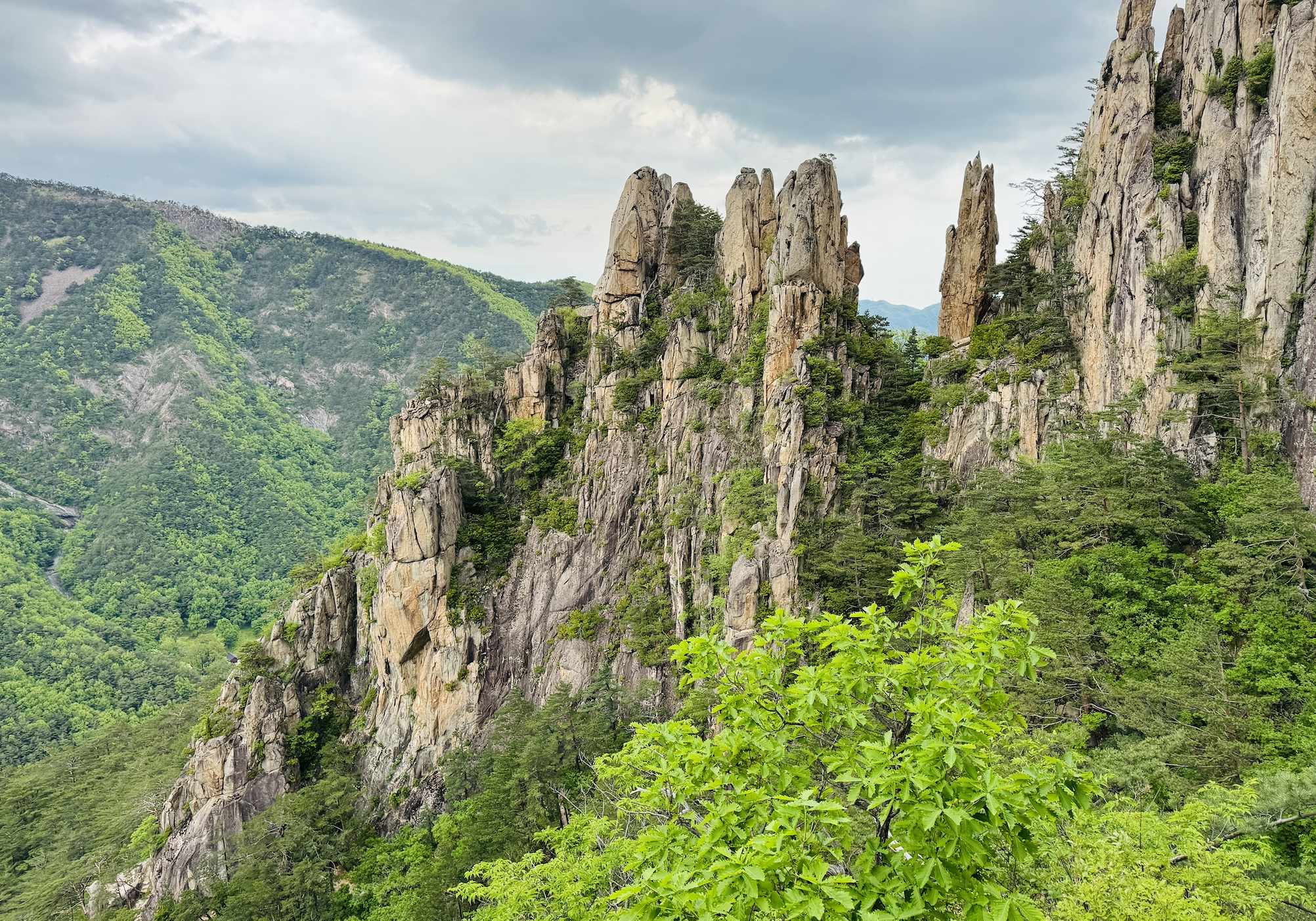 두타산 베틀바위