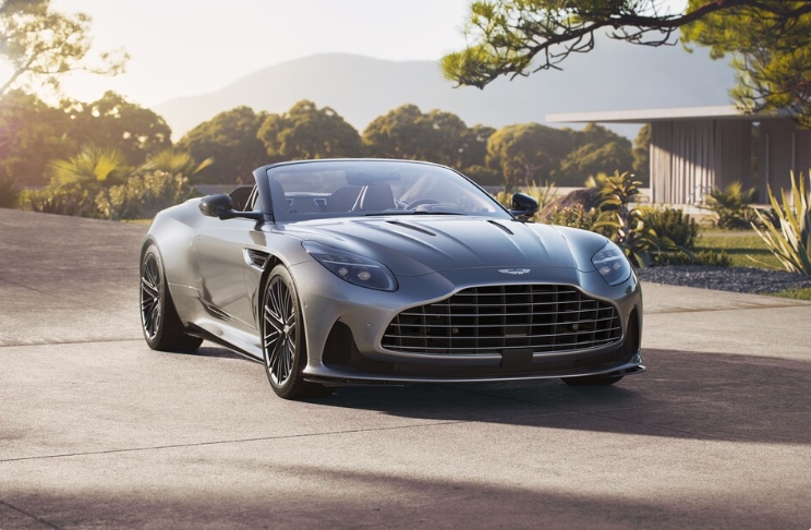 Aston Martin DB12