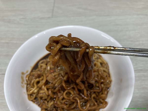 2022년 4월 오뚜기 짜슐랭 짜장라면