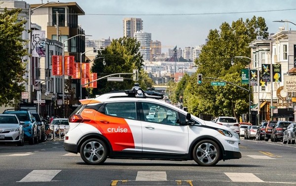 테슬라 로보택시 발표&amp;#44; 국내 상용화 가능할까?